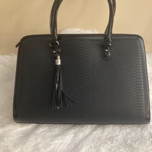 Laptop Handbag BFB My Best Friend Is a Bags. 17 inches Black.